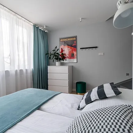 By The Castle - Spot In Daire